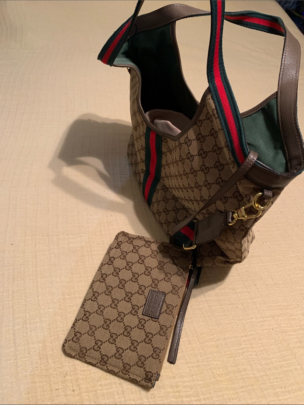 Purse never used got at a boutique! - Picture 3 of 3